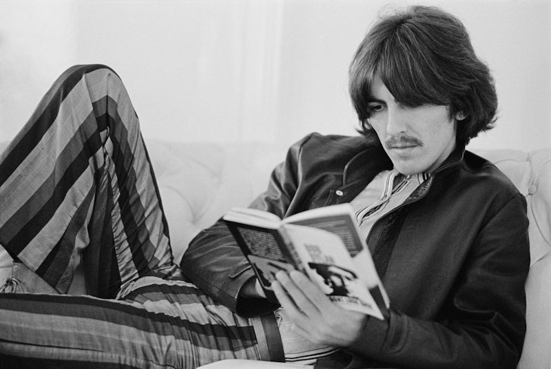 George Harrison, Apple Corps Headquarters, London 1968